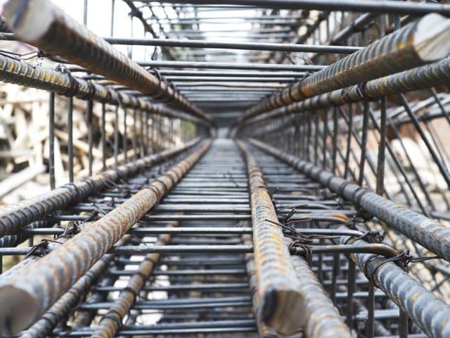 Stahlbewehrung auf einer Baustelle