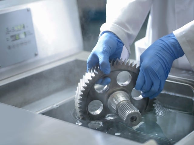 Ultraschallreinigung in der Industrie