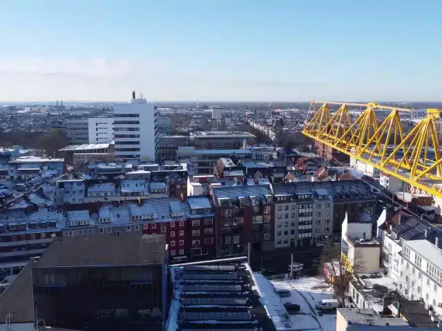 Inspektion mit Drohne: Baustelle in Bremen an der Weser