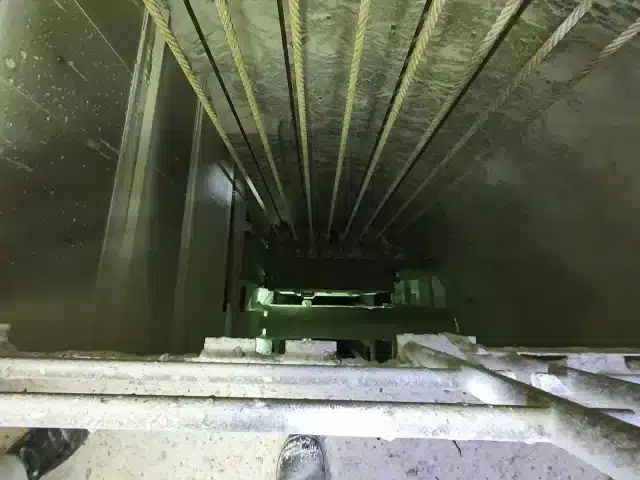 Inspektion eines Schacht in einem Bergwerk