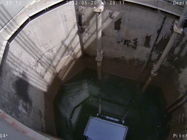Inspektion eines Wasserbecken eines Deichkreuzungsbauwerks