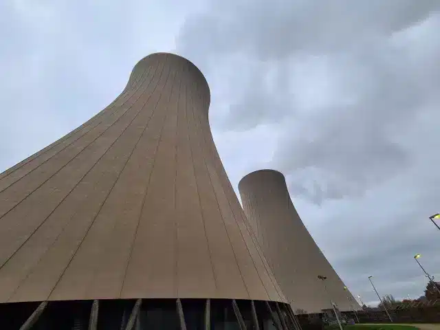 Inspektion von Kühltürmen in einem Kernkraftwerk