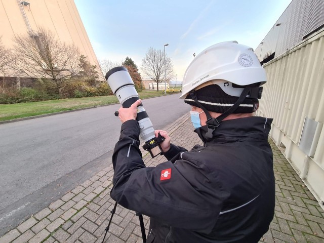 Stephan inspiziert Kühlturm per Kamera